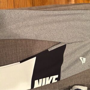 Nike Standard Fit Gray Sweatpants